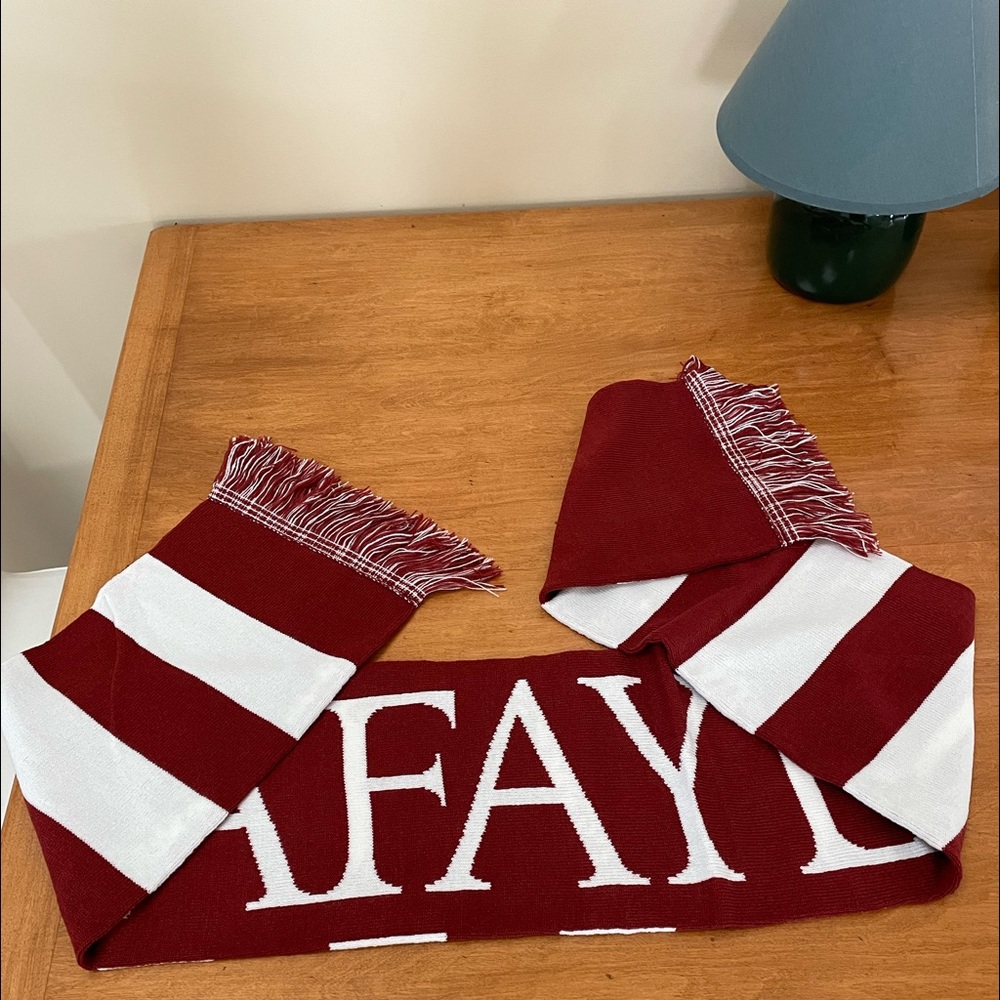 Scarf, Lafayette College, maroon and white